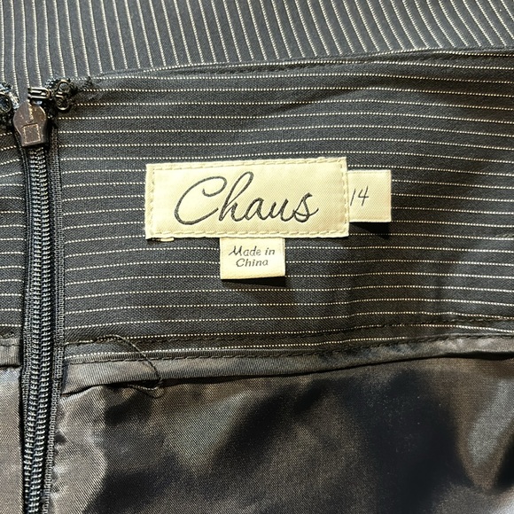 Chaus Size 14 Two Piece Pinstriped Navy Blue Suit EUC - Picture 8 of 8